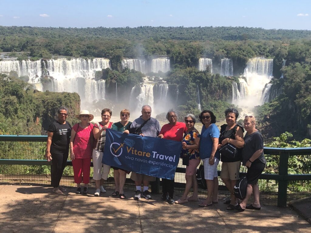 Grupinho nota 10! Nessa viagem visitamos as cataratas de dois ângulos bem diferentes, lado brasileiro e lado argentino, simplesmente fantástico. Fizemos também um City Tour completo e compras no Paraguai.